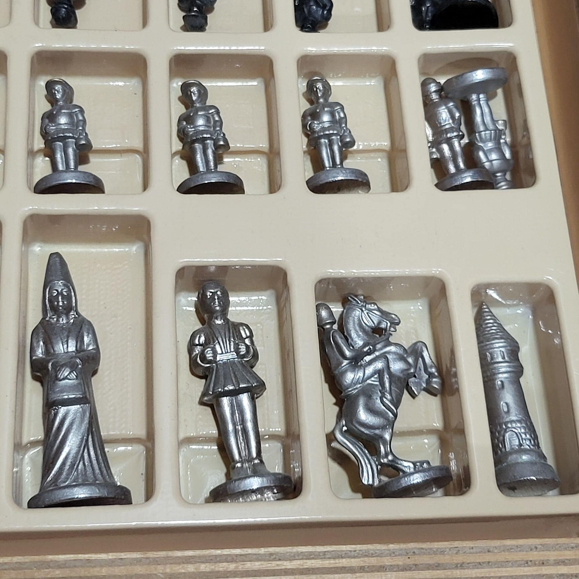 Szachy Królewskie Royal Chess Set Metal Pieces Wooden Box - Etsy display picture 1