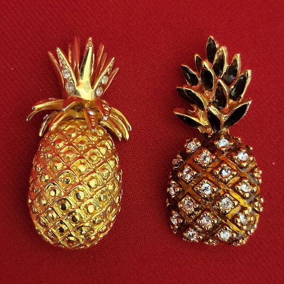 Vintage Pineapple Brooch Set of 2
