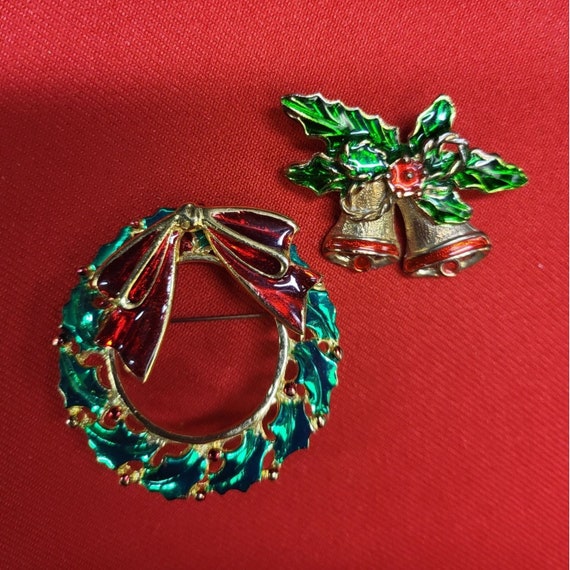 Christmas Pin Brooch Set of 2 Christmas Wreath & B