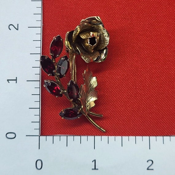 VTG Rose Pin Brooch Gold Tone Red Ruby Rhinestones - image 10