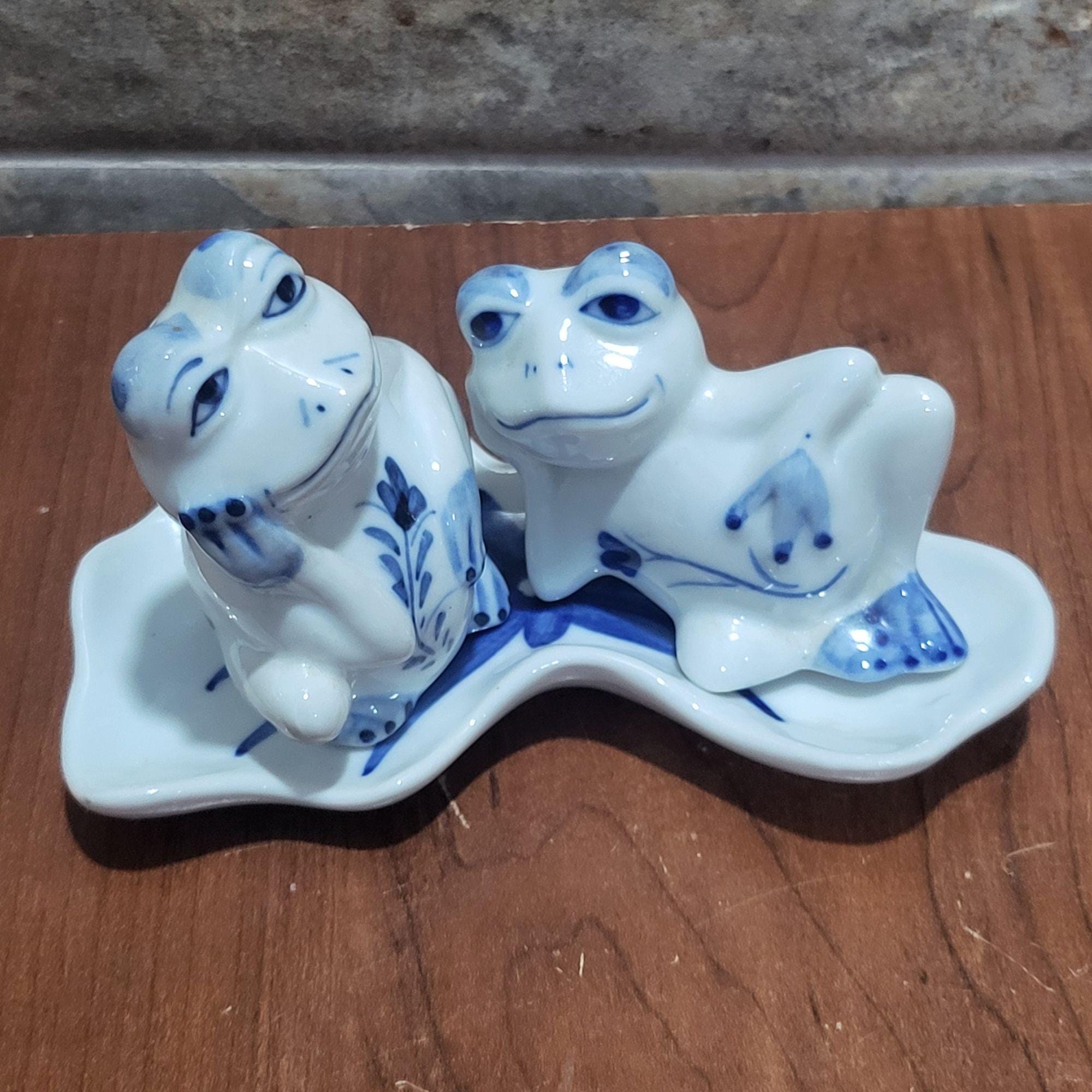 Vintage Lounging Frog Couple Blue White Floral Salt Pepper Shaker