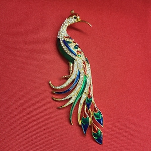 Vintage Peacock Gold Tone Enamel Pleasant Brooch Pin Colorful Feathers Rhinestones Crystal