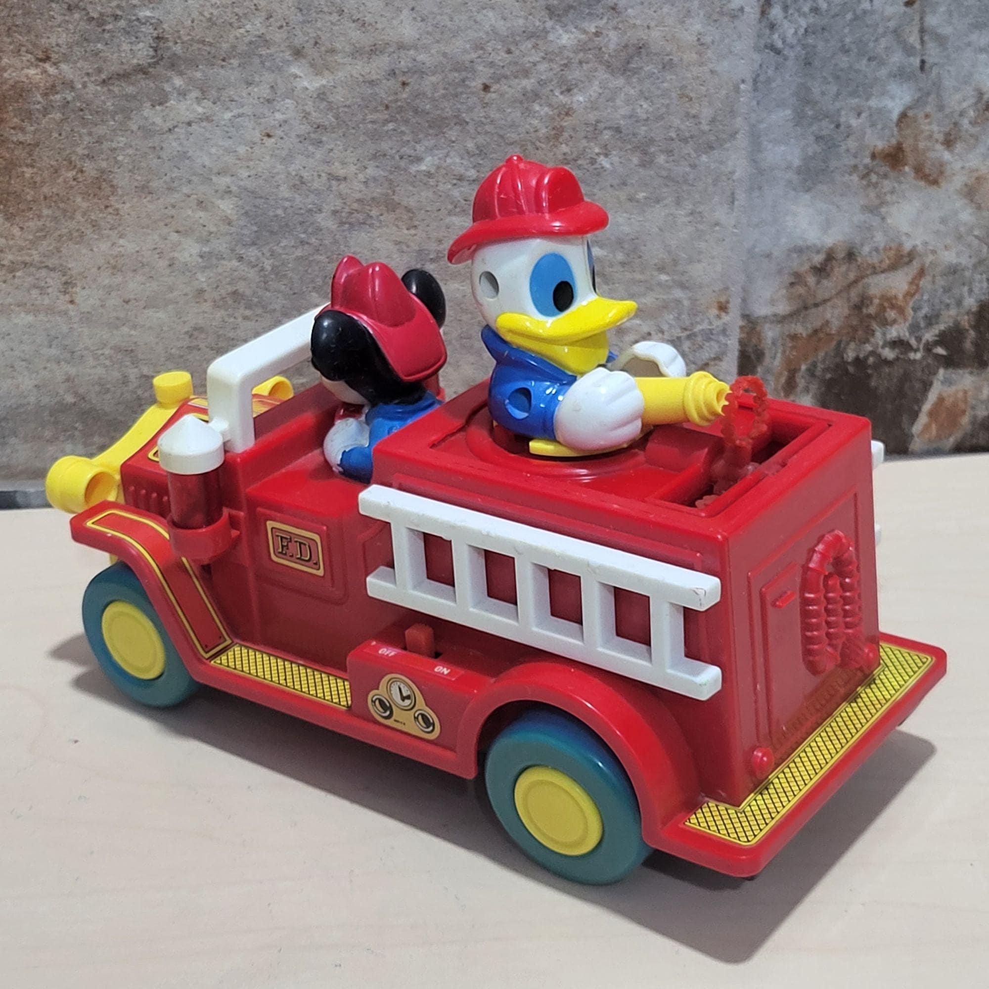 ヴィンテージ消防車 ミッキーマウス ドナルドダック - Etsy 日本
