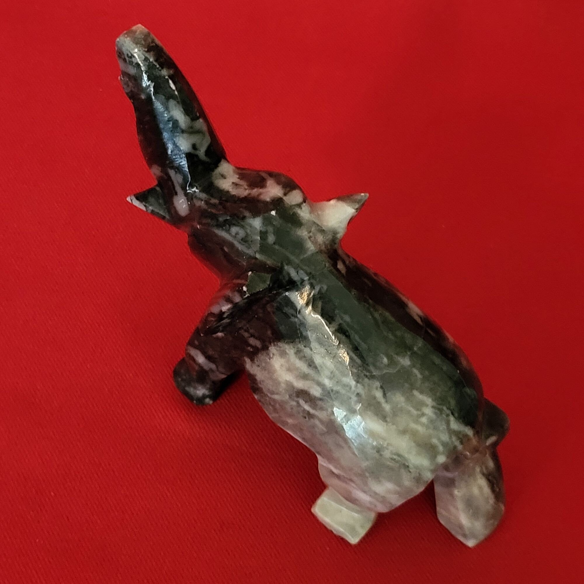 象の置物 縞模様の大理石 石彫り 鼻が上がった象の像 - Etsy 日本