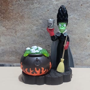 The Simpsons Burger King Halloween Spooky Figurine Marge 2001