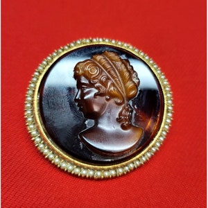 Vintage Cameo Pin Amber Brown Glass Brooch Style Mid- Century