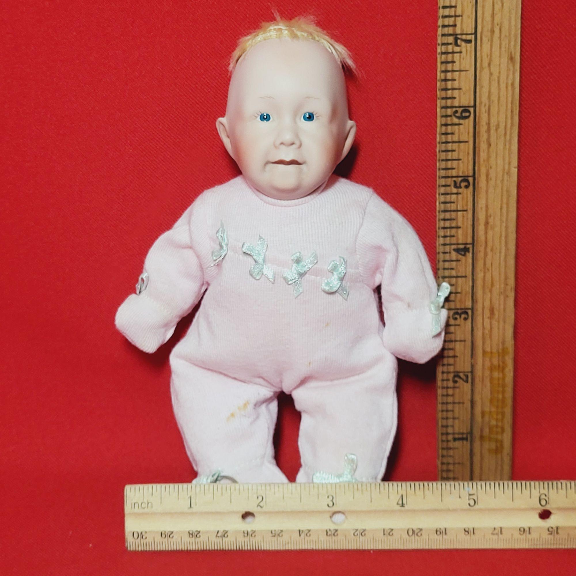 Secrist Toys リル・ババ・パーム ベビードール：ビスクヘッド、ピンク