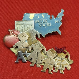 VTG USA Karte Kalender Apple A + Kinder Schule Pin Brosche