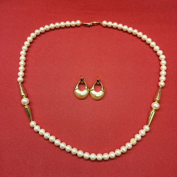 VTG Napier Pearl Necklace & Earrings Set