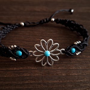 Macramé armband met grote lotusbloem, zilver en turkoois | Vriendschapsarmband | Kleur garen naar keuze | Handgemaakt
