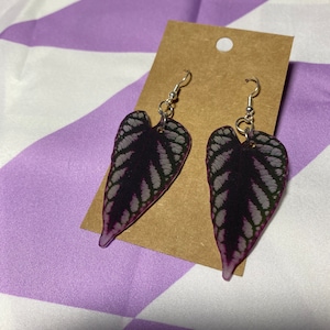 Cissus Leaf Earrings