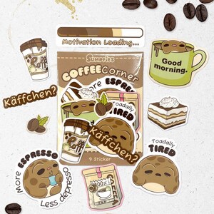 Puede incluir: Un conjunto de pegatinas con tem&aacute;tica de caf&eacute; que presentan ranas de dibujos animados, tazas de caf&eacute; y granos de caf&eacute;. Las pegatinas incluyen frases como "Good morning" y "Toadally Tired."