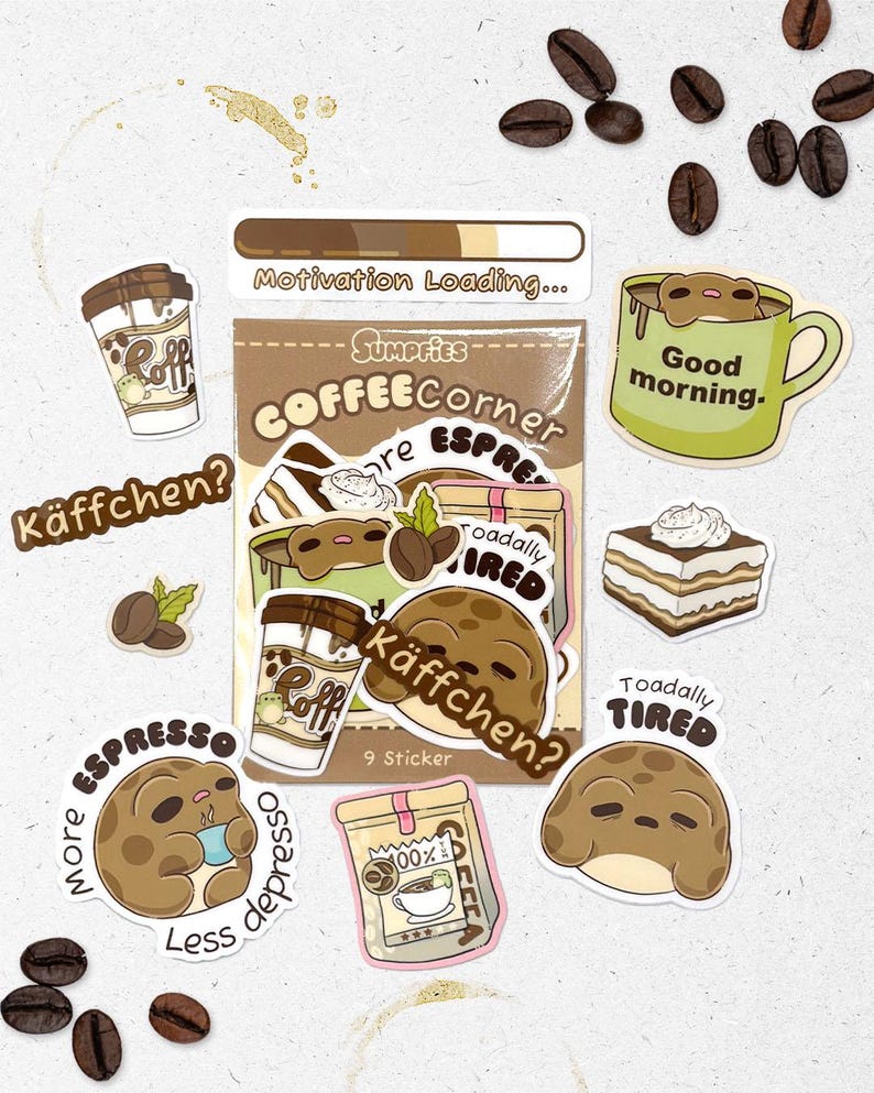 Puede incluir: Un conjunto de pegatinas con tem&aacute;tica de caf&eacute; que presentan ranas de dibujos animados, tazas de caf&eacute; y granos de caf&eacute;. Las pegatinas incluyen frases como "Good morning" y "Toadally Tired."