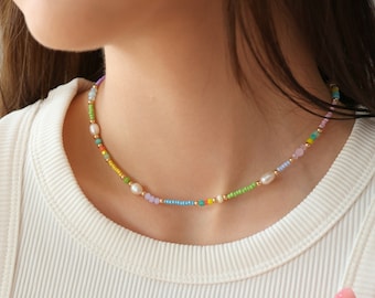 Multicoloured glass seed bead necklace with freshwater pearls