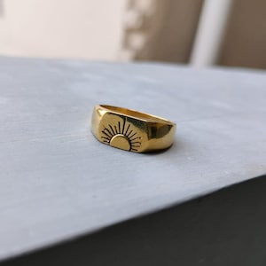 Gold Sun Signet Ring, Sunburst Ring, Brass Half Sun Ring, Stacking Ring, Delicate Sunshine Band Ring, Sun Ring, Gift for Her, Signet Ring