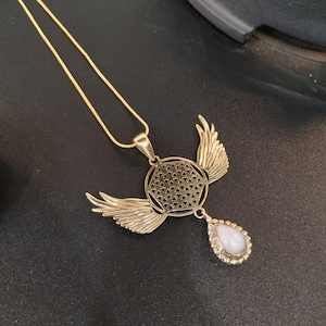 Collar Flor de la Vida con Piedra Lunar, Colgante Flor de la Vida, Collar con Alas, Joyería Flor de la Vida Hecha a Mano, Colgante Geométrico de la Vida Sagrada