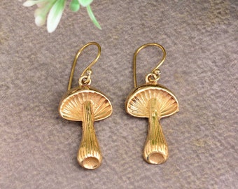 Pendientes de setas de oro, pendientes de taburete de sapo, pendientes de setas, alambres de oído hipoalergénicos, pendientes de oro, regalo para ella