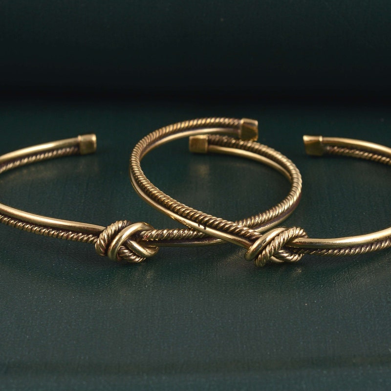 Knot Tie Bracelet