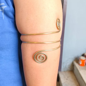 Minimalist Brass Spiral Arm Cuff - Gold Upper Arm Band