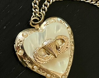 Antique Mother of Pearl Heart Locket w/ Crest on 46 cm Rope Chain | Gold Filled w/ Silver Back | Sweetheart Locket Necklace