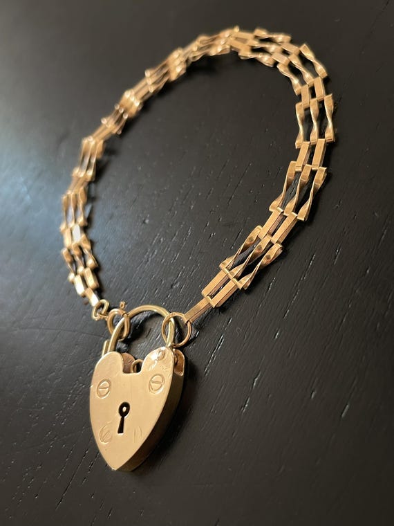 Vintage Gate Bracelet With Heart Padlock Clasp - 1970s