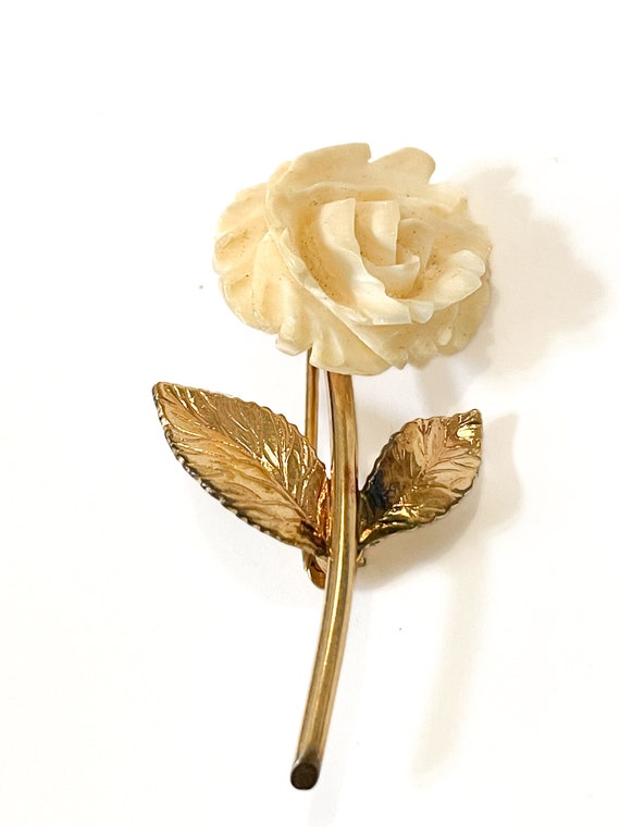 1940's Danecraft White Rose Earrings and Brooch w… - image 4