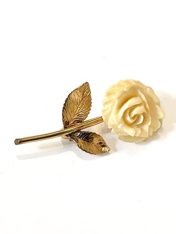 1940's Danecraft White Rose Earrings and Brooch w… - image 8