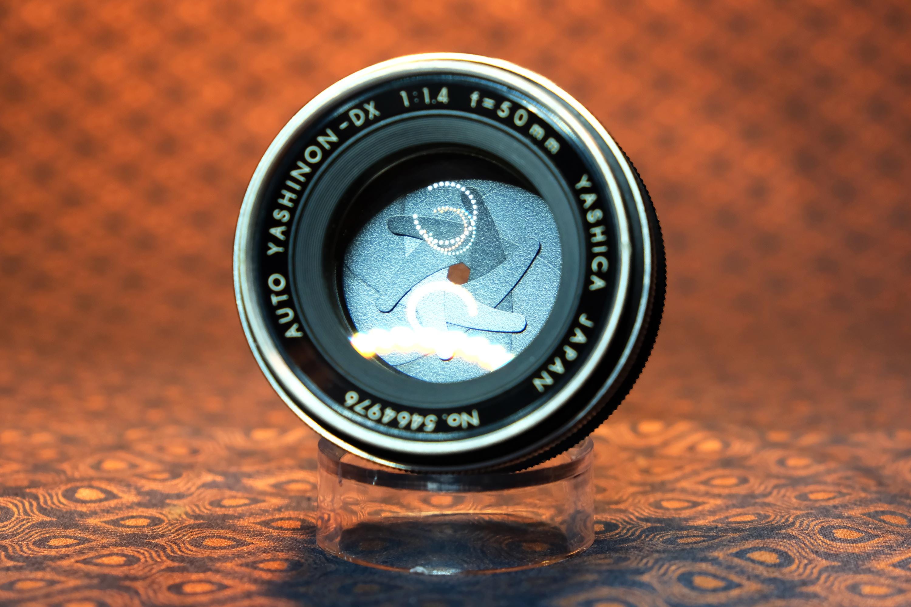 ◎フレア◎YASHICA YASHINON-DX 50mm F1.4 SO191 Yashica Yashinon-DX Auto 50mm F/1.4 | LENS-DB.COM