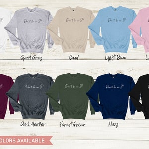 Puede incluir: Una colecci&oacute;n de diez sudaderas con cuello redondo en varios colores, incluyendo blanco, gris deportivo, arena, azul claro, rosa claro, granate, gris oscuro, verde bosque, azul marino y negro. Cada sudadera tiene el texto "Don't be an o" en blanco.