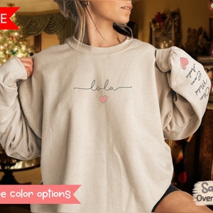 Personalized Lola Sweatshirt Christmas Lola Gifts Custom Christmas Gift For Mom Gift For Grandma Sweatshirt With Grandkids Names Lola Shirt
