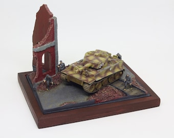 Built tank Tiger I Kpfw. VI Diorama in 1/72 scale