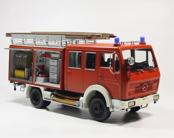 Built fire department model car Mercedes Benz 1017 LF 16 in 1/24