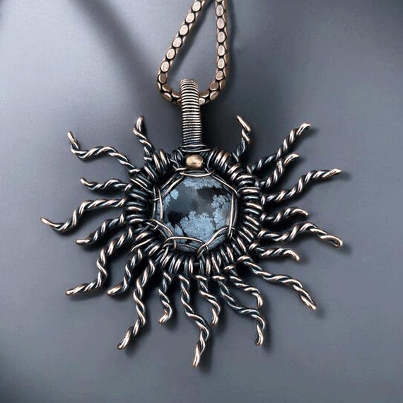 銅製サンストーンペンダント：ワイヤーラップのスノーフレークデザイン