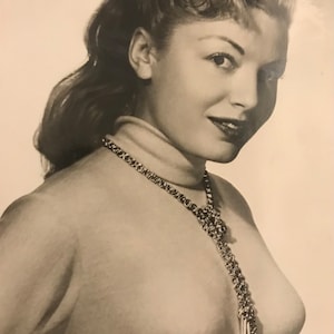 Claudine Dupuis - Carte postale glamour - Hollywood Glamour - Claudine Dupuis - Editions Paris International Photograph