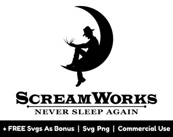Op de afbeelding: Zwart-witte silhouet van een persoon die op een halve maan zit met de tekst "SCREAMWORKS NEVER SLEEP AGAIN".