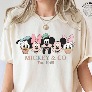 Camiseta retro Mickey & Co 1928, camiseta Mickey y sus amigos, camiseta Disneyland, camiseta Disneyworld, camiseta Disney Family, camiseta Disney Trip 2024
