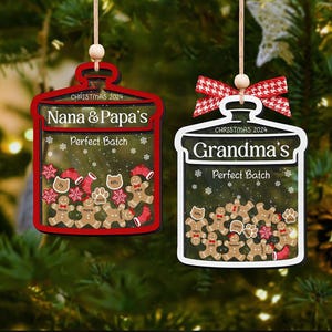Personalized Gingerbread Shaker Ornament 2025, Custom Grandma Ornament, 4D Customized Cookie Family With Pet Ornament Gift