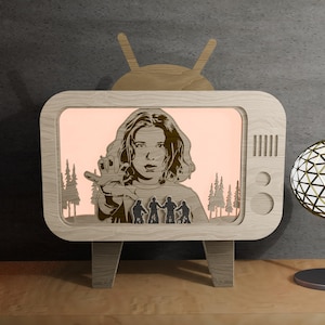 Retro TV Lightbox SVG: Stranger Town 3D Layered Shadow Box (digital nedladdning för Glowforge)