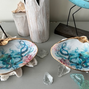 Decoupaged Clam Shell Ring Dish: Coastal Jewelry Holder with Gold Leaf