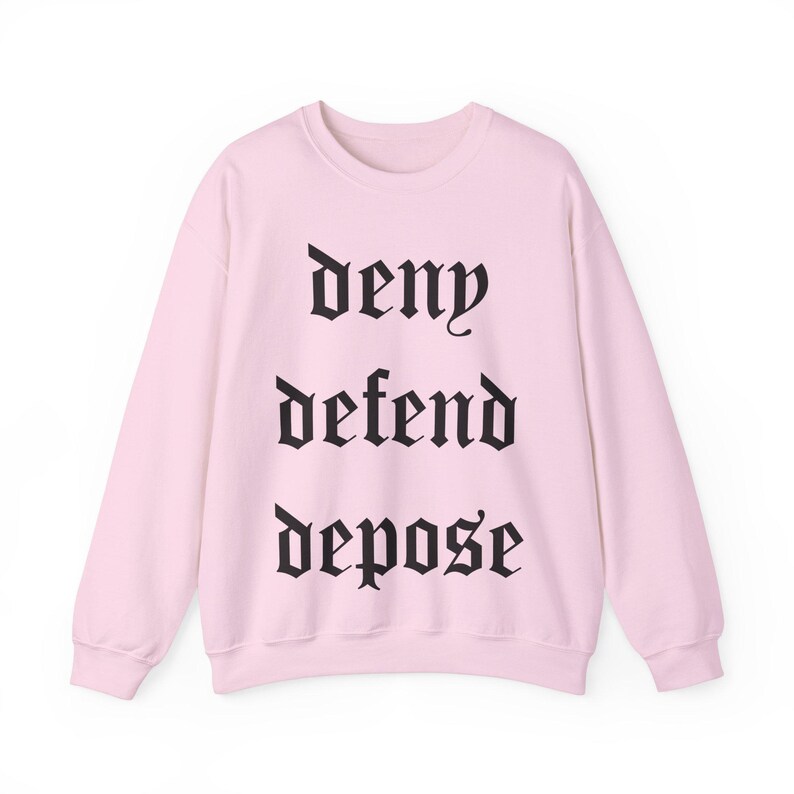 Deny Defend Depose Unisex Crewneck-tröja | UHO Healthcare, Aktivisttröja, Vänsterkläder, Progressiv Topp, Politiska Kläder bild 8