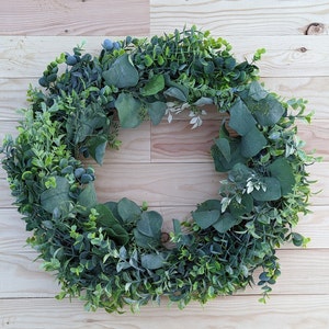 Guirnalda de vegetación, corona de flores falsas, corona de primavera, corona de verano, eucalipto