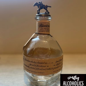GARRAFA VAZIA BLANTONS com topo de cavalo de corrida | Várias letras disponíveis | Letra S e O