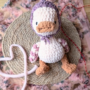 Animal de peluche de pato / Ganso de ganchillo / Pájaro de ganchillo / Regalo para bebé niño pequeño / Regalo para baby shower / Regalo para el primer cumpleaños / Canasta de San Valentín