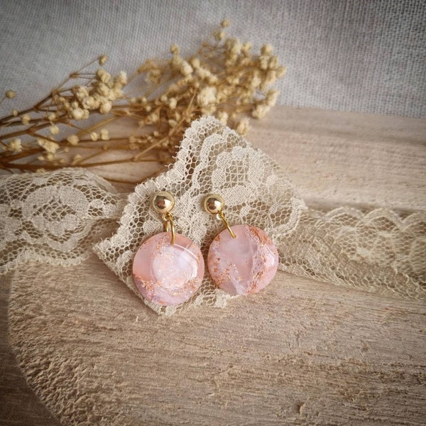 Boucles d'oreilles / pâte polymere / résine / couleur doré