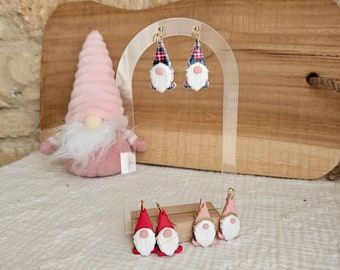 Boucles d'oreilles pendante  argile polymere gnome de Noël