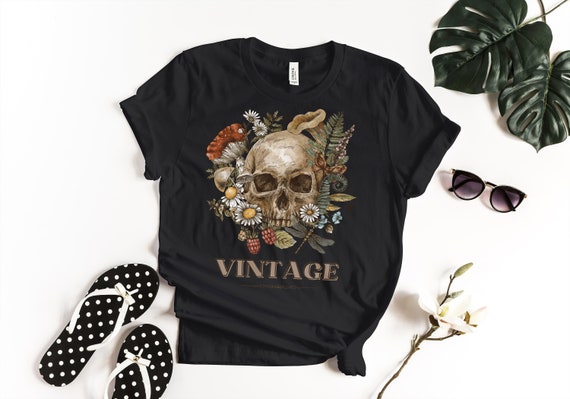 Skeleton Vintage Unisex shirt Skull Vintage Fall T-shirt Skeleton Halloween Shirt Skeleton Bouquet Retro Halloween T-shirt Botanical Shirt