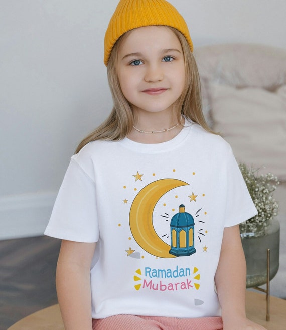 Funny Happy Ramadan Kareem T-Shirt | Calligraphy Islamic Tee Funny Happy Ramadan Kareem T-Shirt | Calligraphy Islamic Tee
