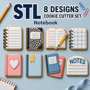 Op de afbeelding: Een set van 8 koekjesvormen in de vorm van notitieboekjes, met diverse ontwerpen zoals spiraalbanden, ruitjespapier en covers versierd met hartjes. De tekst "STL 8 DESIGNS COOKIE CUTTER SET Notebook" staat boven de koekjesvormen.