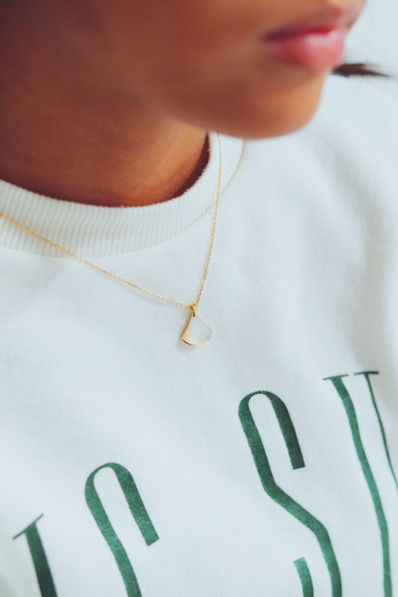 Fans Dream Diamond Necklace 18K Solid Gold Mother of Pearl Jewelry