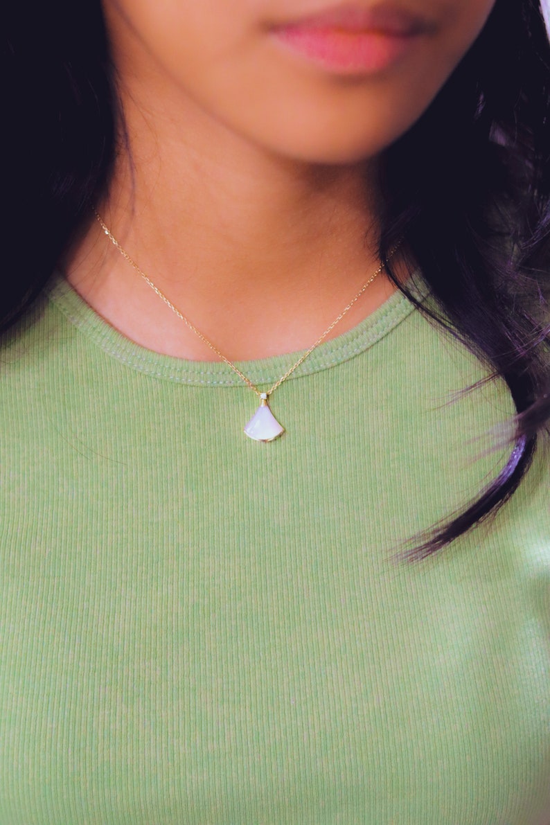 Fans Dream Diamond Necklace 18K Solid Gold Mother of Pearl Jewelry